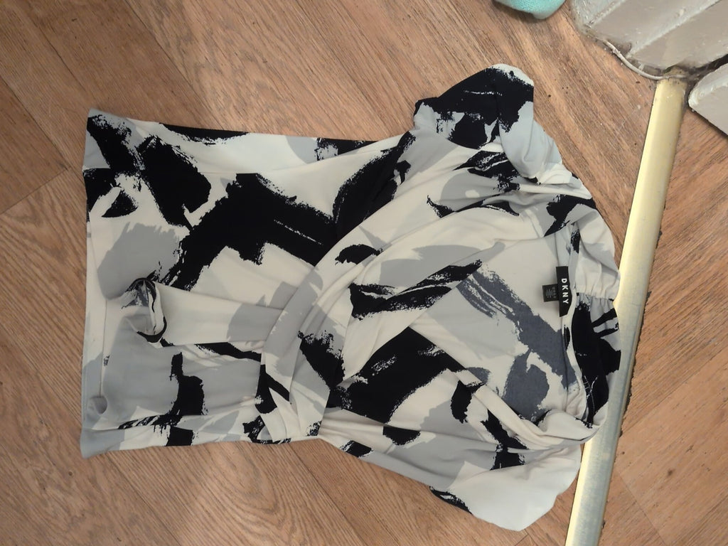 DKNY XS Navy And White Short Sleeve Blouse