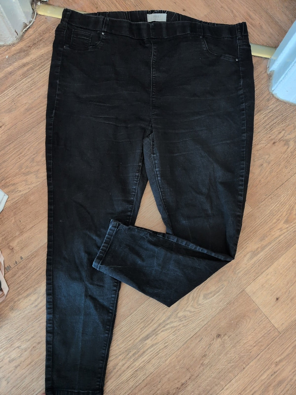 Yours 28 Black "Jenny" Jegging
