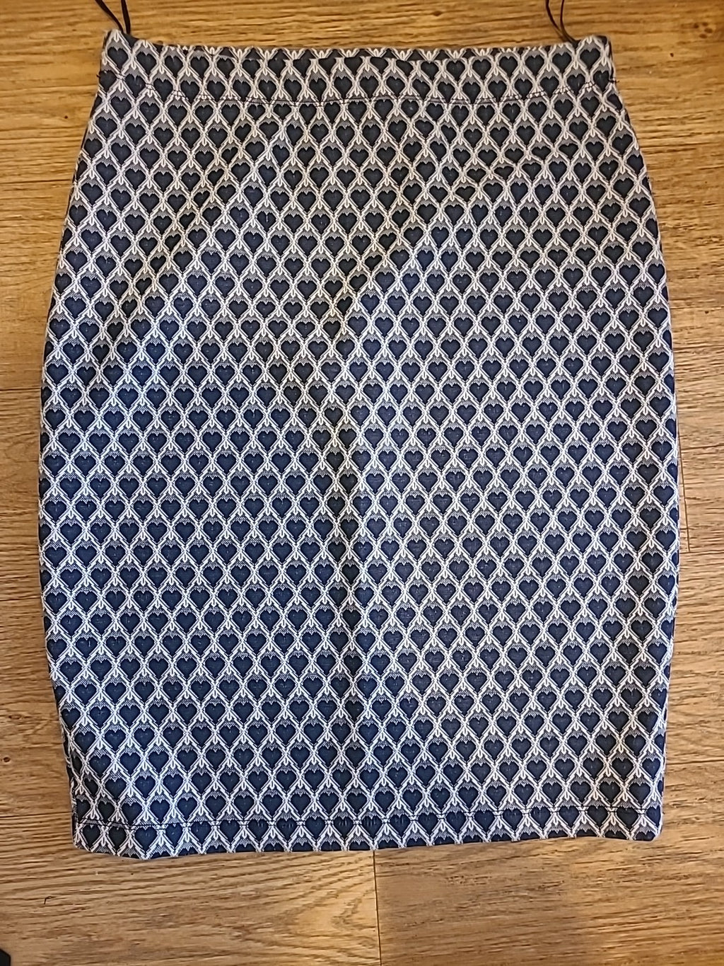 Ladies Tu Size 8 Loveheart Detail Knee Length Skirt