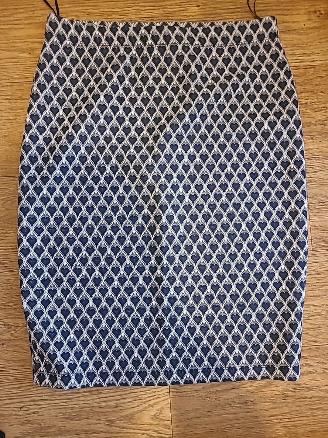 Ladies Tu Size 8 Loveheart Detail Knee Length Skirt