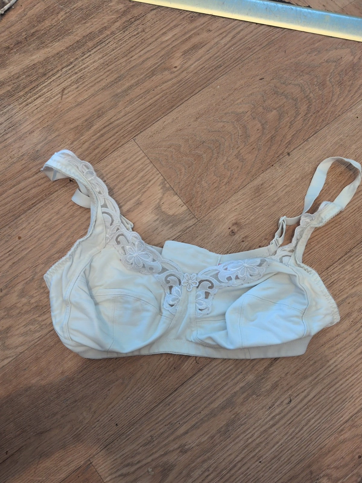 Royce 34dd White No Pad No Wire Bra