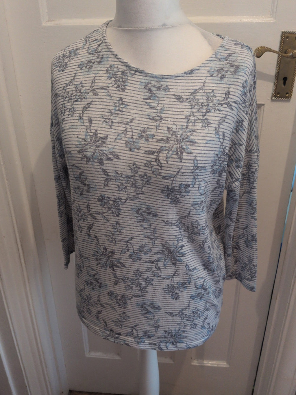 Tu 10 Blue White Striped Floral Long Sleeve Blouse