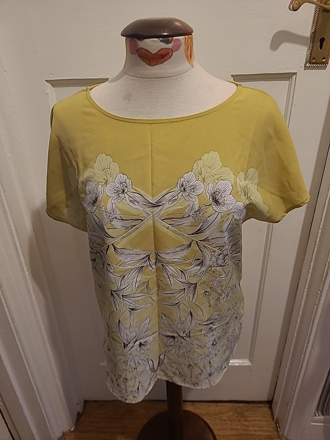 Ladies Next Size 10 Yellow White Floral Short Sleeved Tshirt