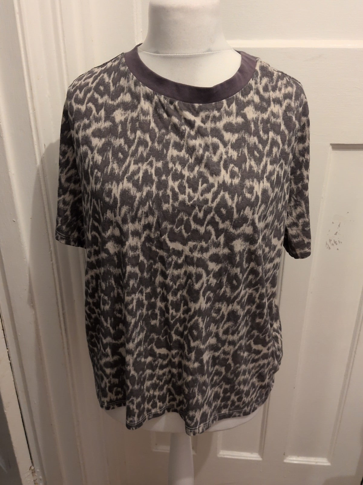 Primark XL Leopard Print Relaxed Fit Short Sleeve T-shirt Ladies