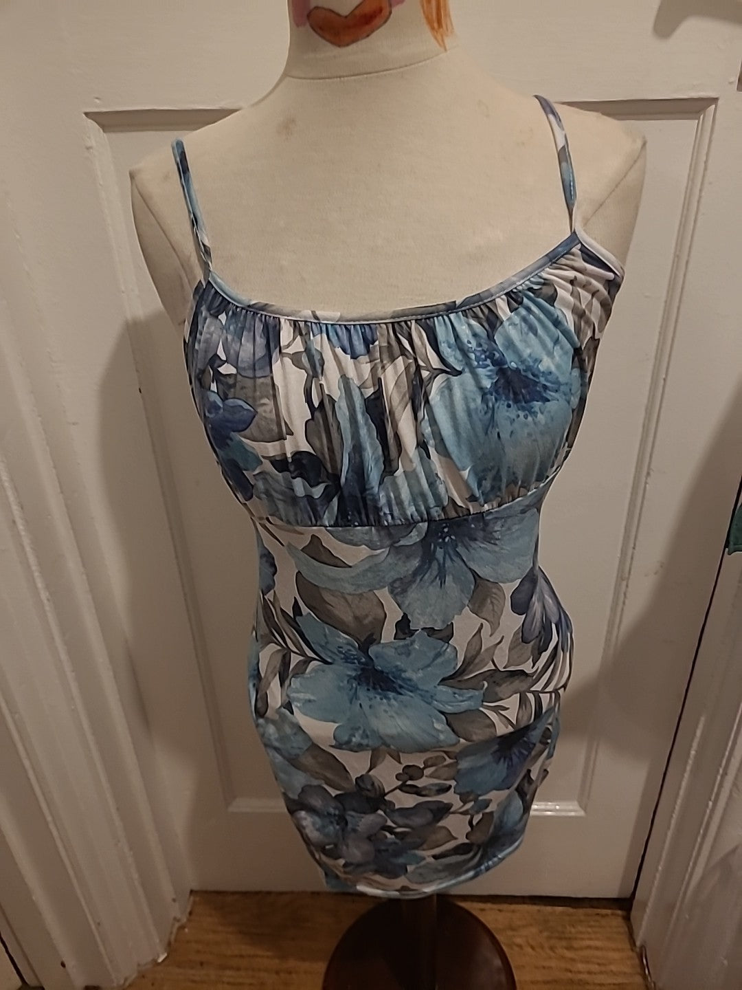 Ladies I Saw It First Size 12 Blue/Grey/White Sleeveless Pencil Dress