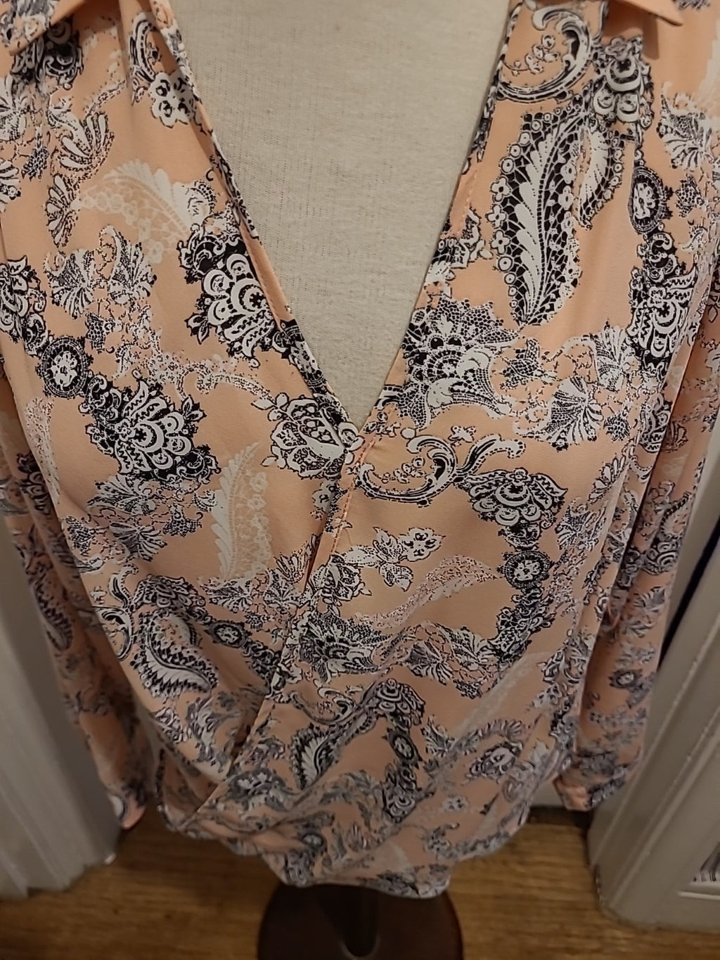 Ladies Size Large Pink Aztec Style Long Sleeved Blouse