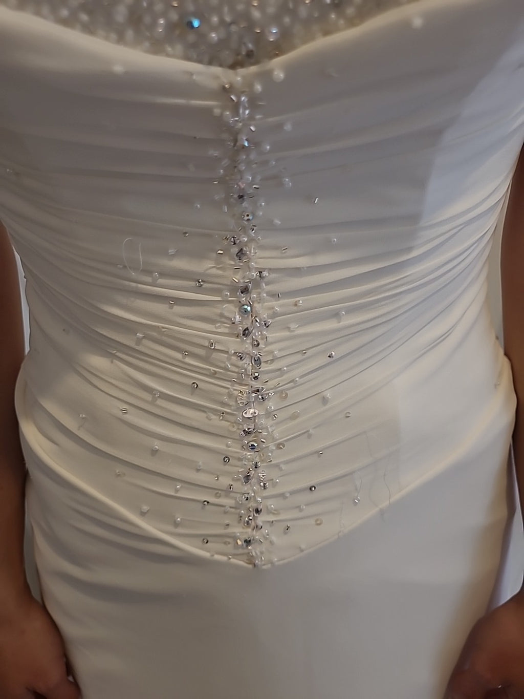 Ladies Wedding Gown Size 8 D'ZAGE Pale Ivory & Sequins
