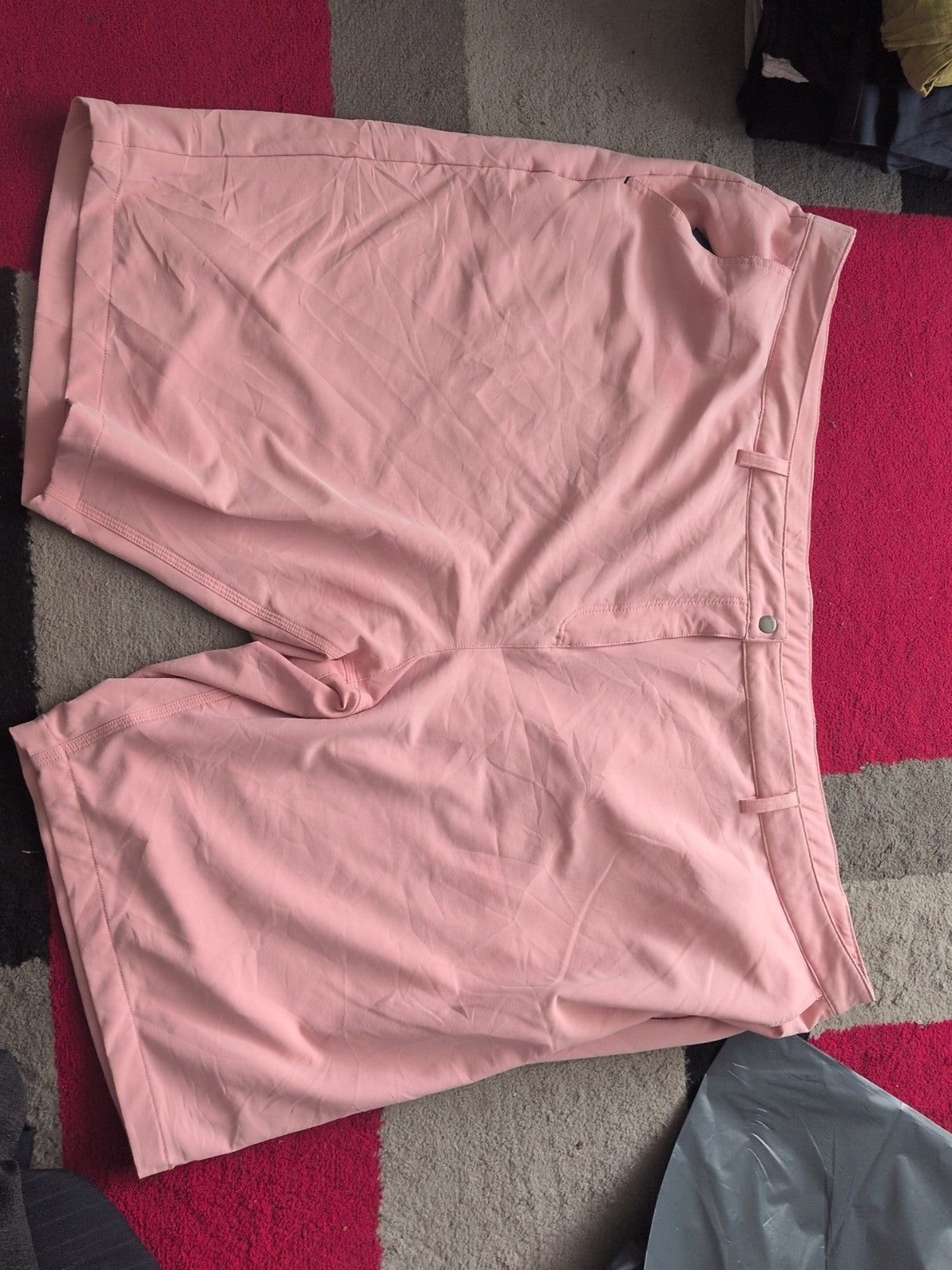 Ladies Size 32 Light Pink Popper Fasen Shorts