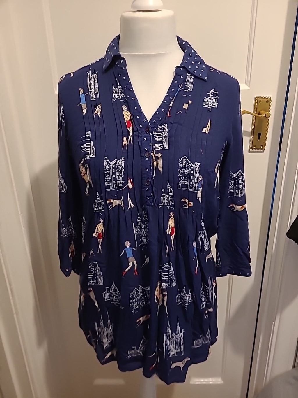 Ladies Tu Size 10 Navy Printed Pleat Long Sleeved Blouse