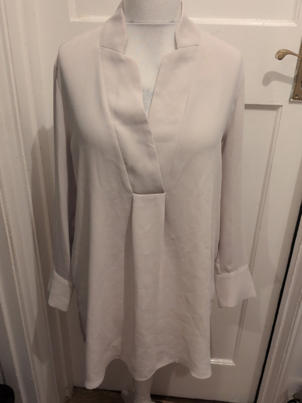 Ladies Chicos Size 2 Beige Long Sleeve V-neck Blouse