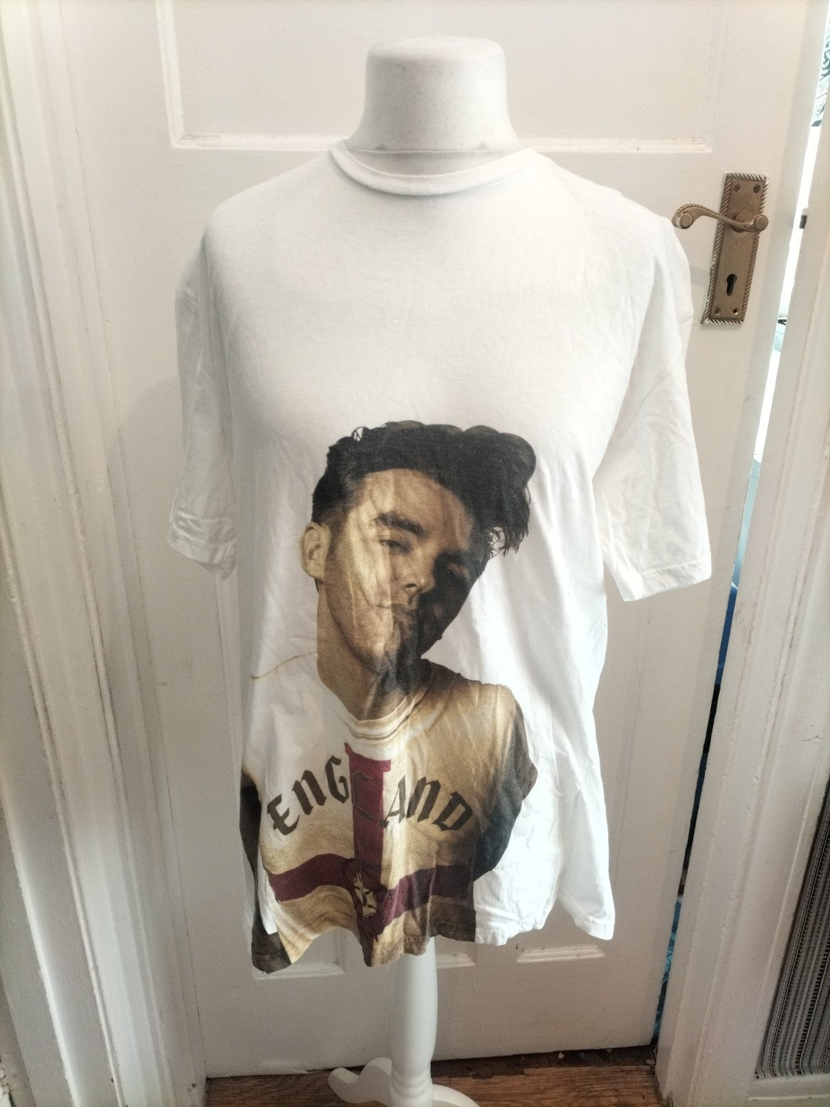 Gildan XL White With Printed Person Short Sleeve T-shirt