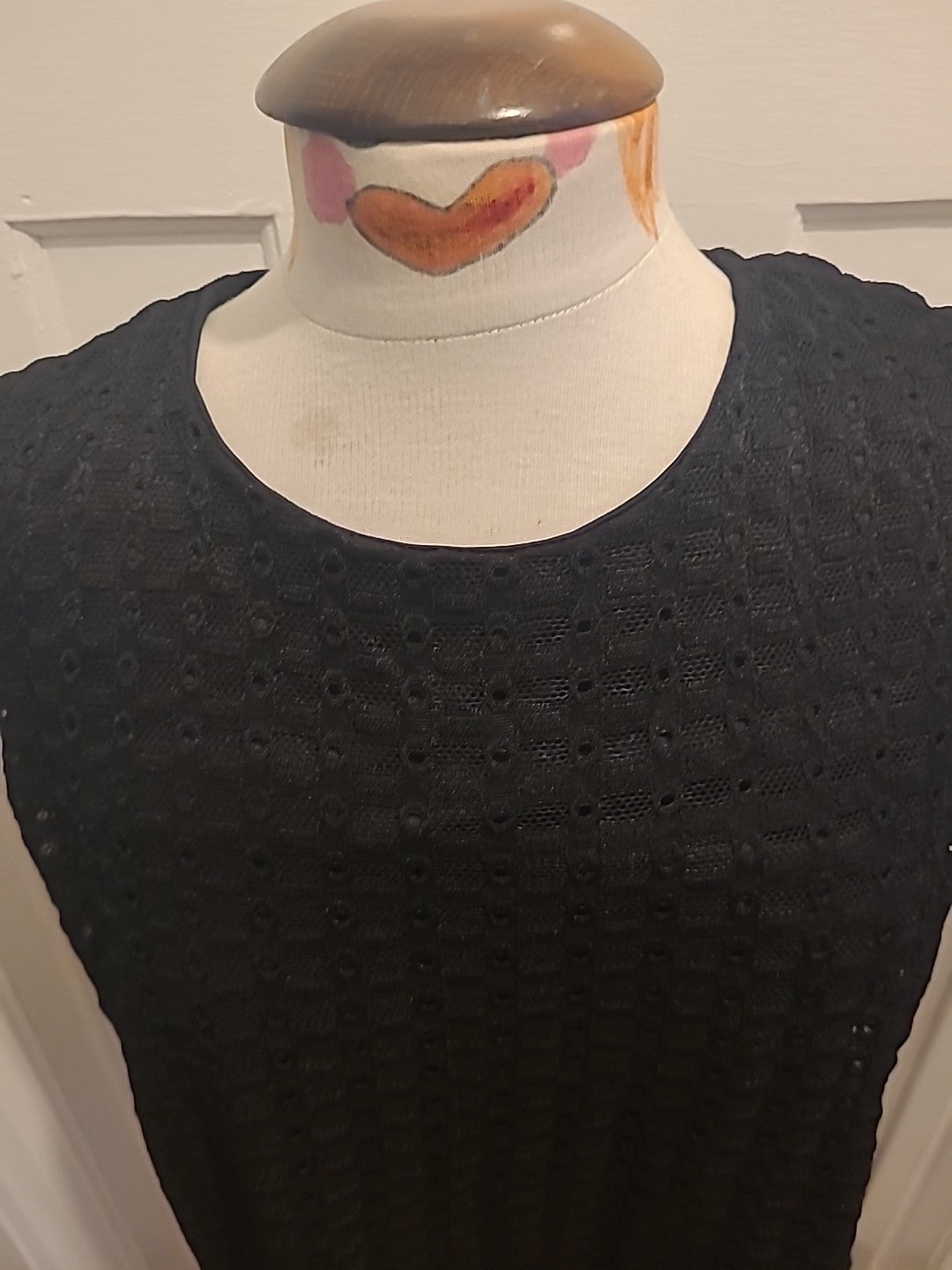 Ladies Papaya Size 16 Black Lined Sleeveless Blouse