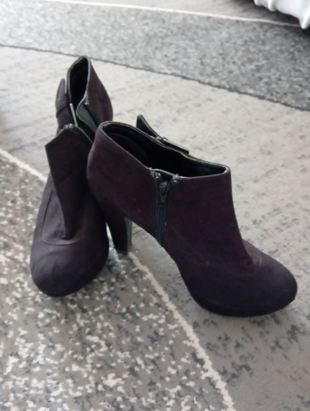 Ladies Black Boots Size 6 Newlook Free Delivery