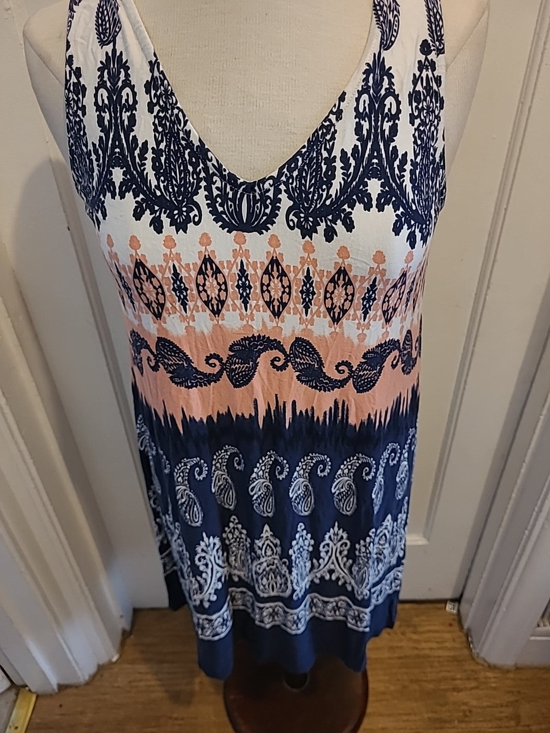 Ladies Tu Size 8 Peach/Navy/White Sleeveless Dress