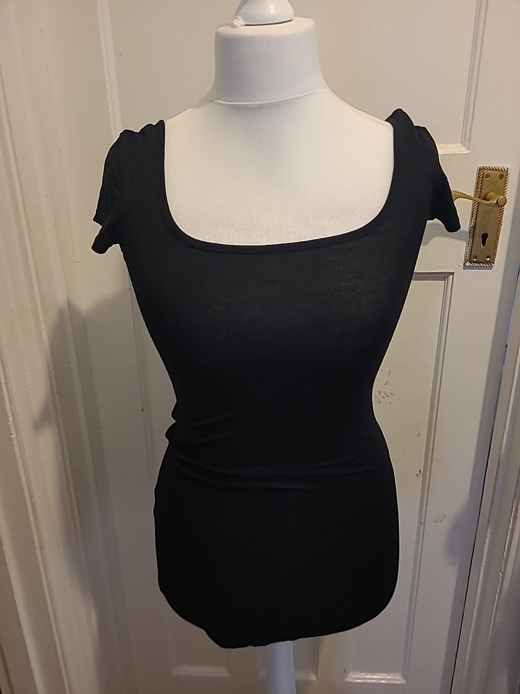 Ladies Prettylittlething Size 6 Black Short Sleeved Pencil Dress