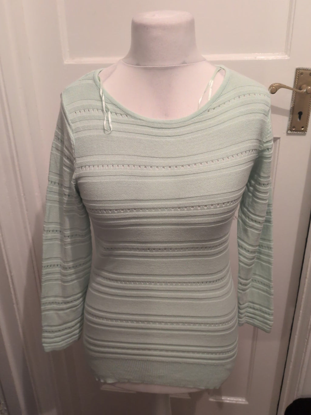 Ladies Papaya Size 10 Pale Green Knit Style Long Sleeved Jumper