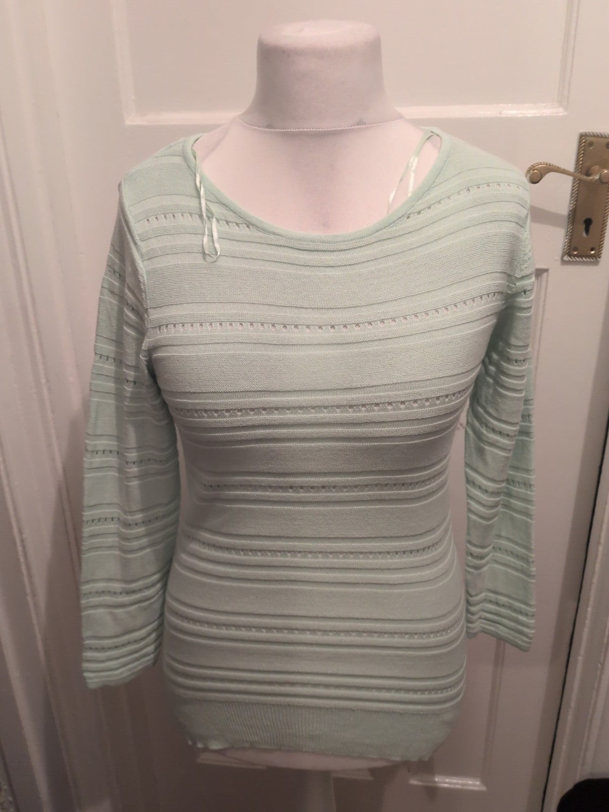 Ladies Papaya Size 10 Pale Green Knit Style Long Sleeved Jumper