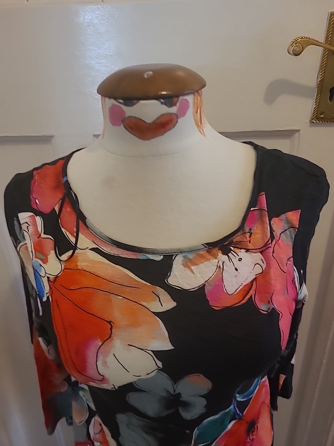 Ladies Roman Size 10 Black Floral Long Sleeved Blouse