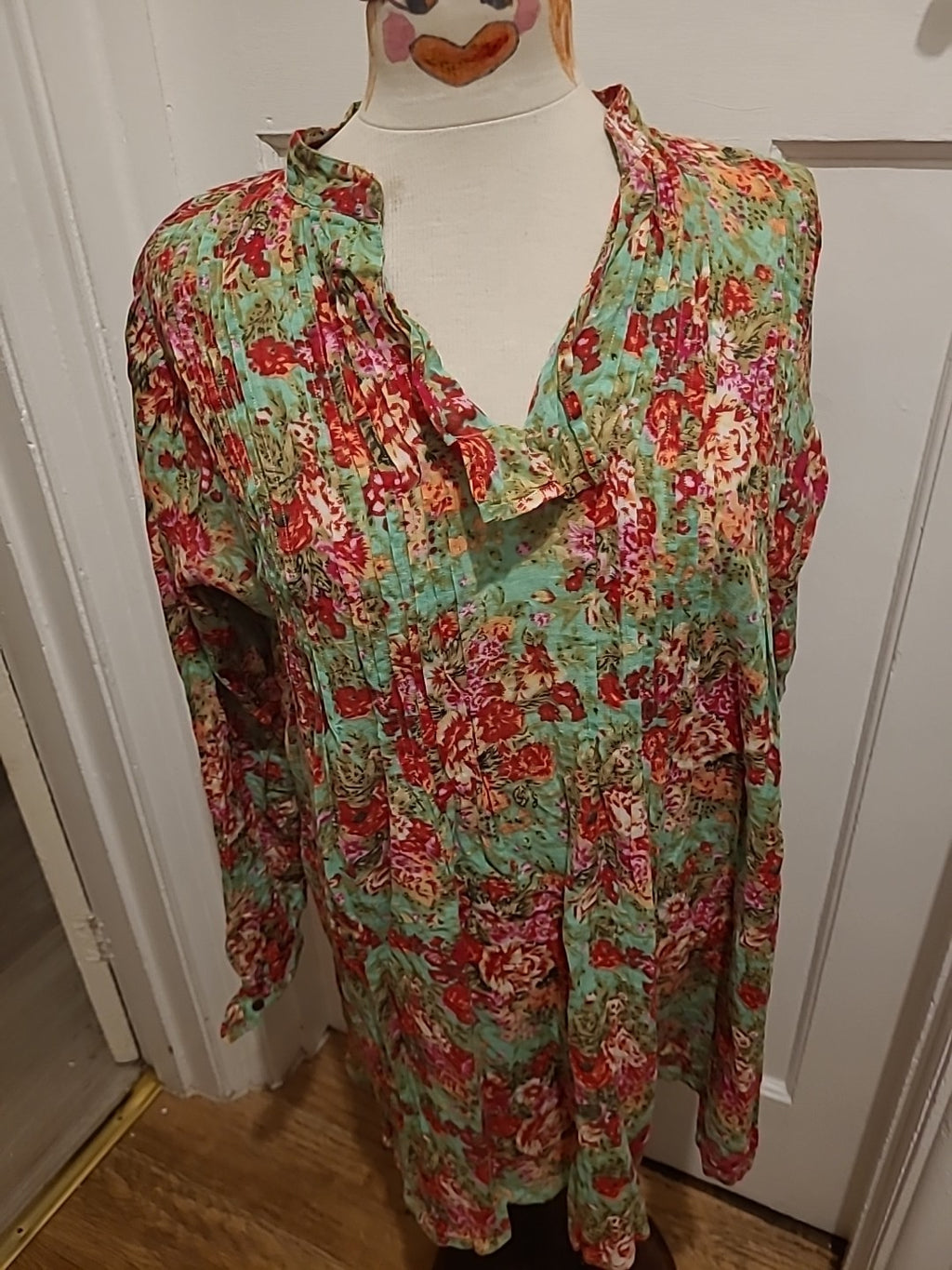 Ladies Size S/M Green And Pink Floral Long Sleeved Dress