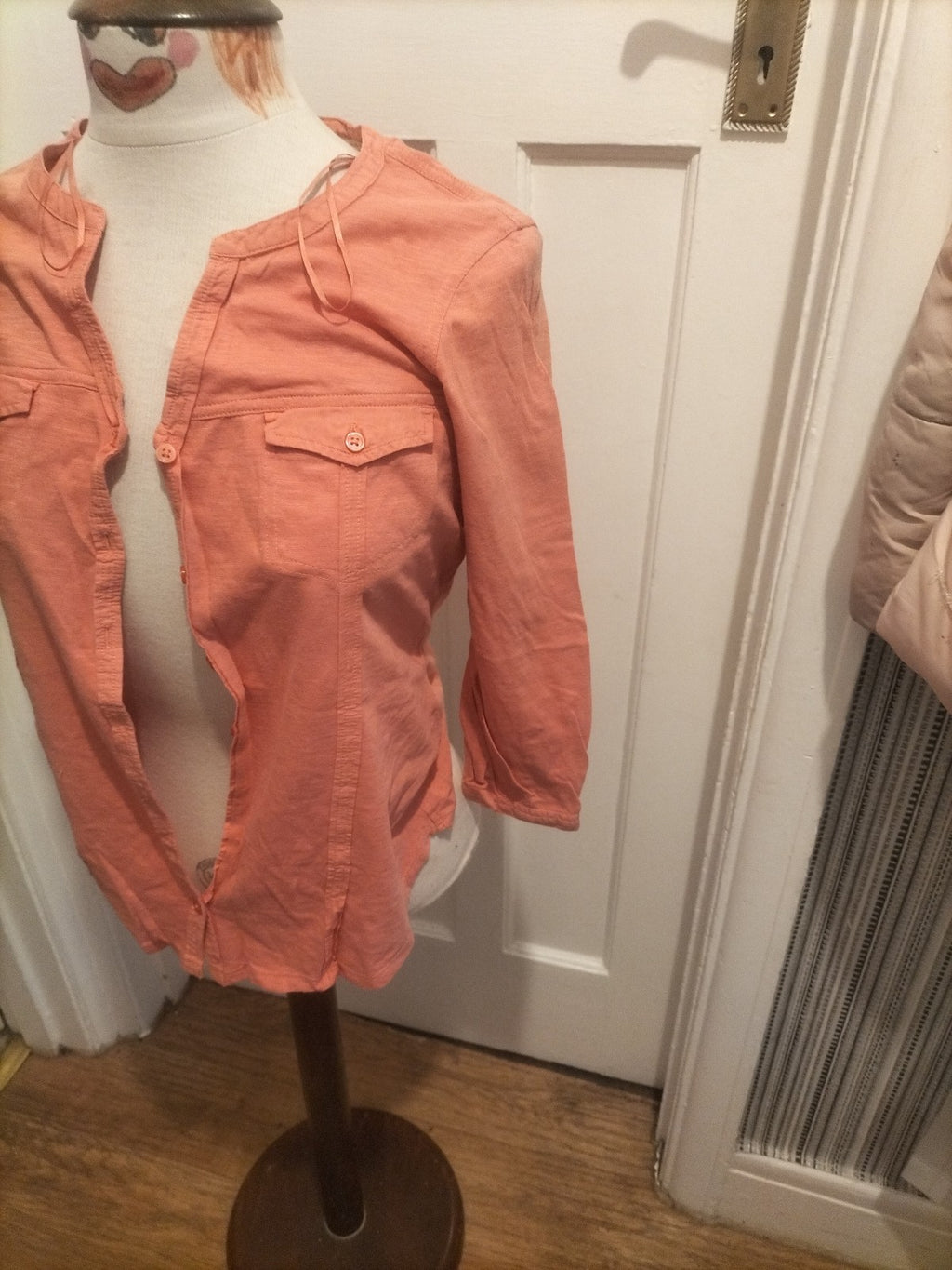 Ladies Tu Size 8 Salmon Long Sleeved Blouse