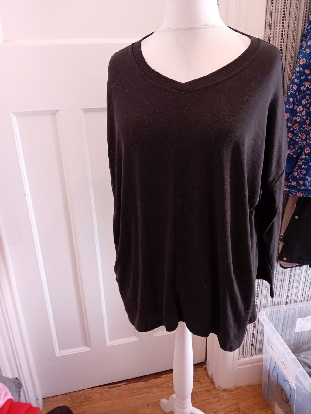 3XL Black Long Sleeved Slight V Neck Jumper