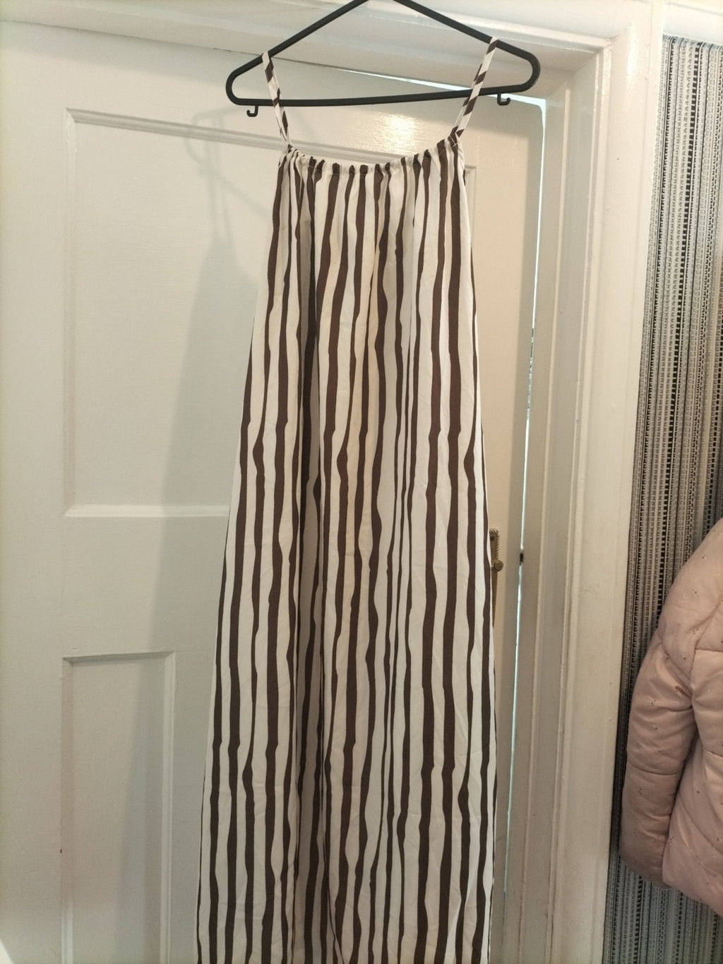 Brand New Ladies Dazy Size Small Brown White Striped Sleeveless Pencil Dress