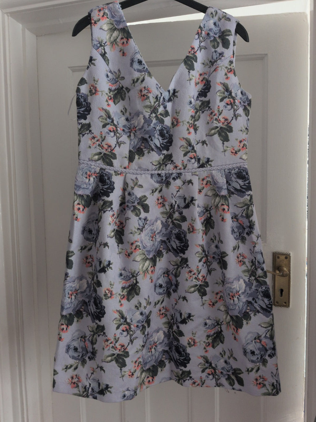 Oasis 14 Lilac And Green Floral Sleeveless V Neck Dress