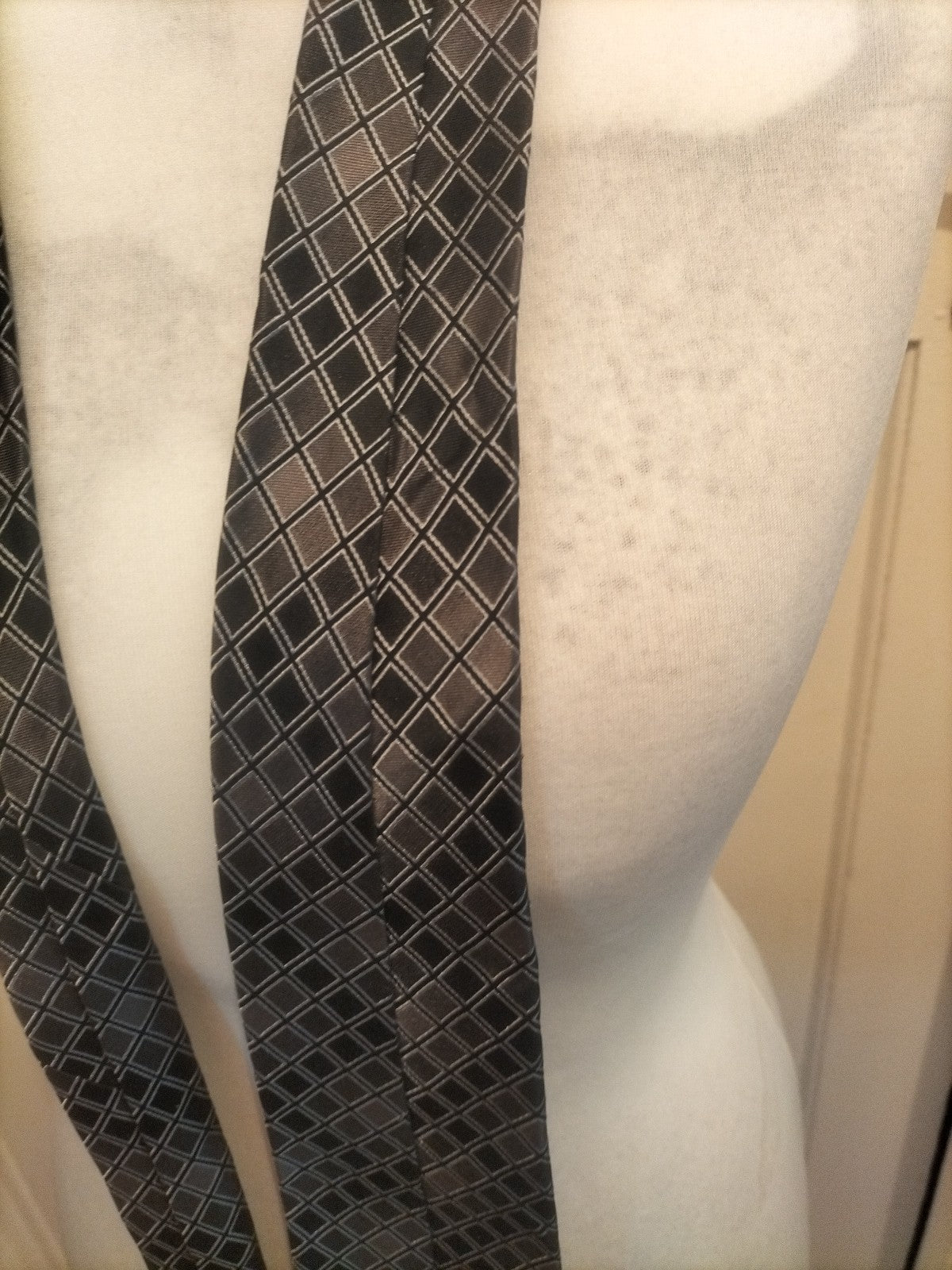 Mens Black And Silver Tie