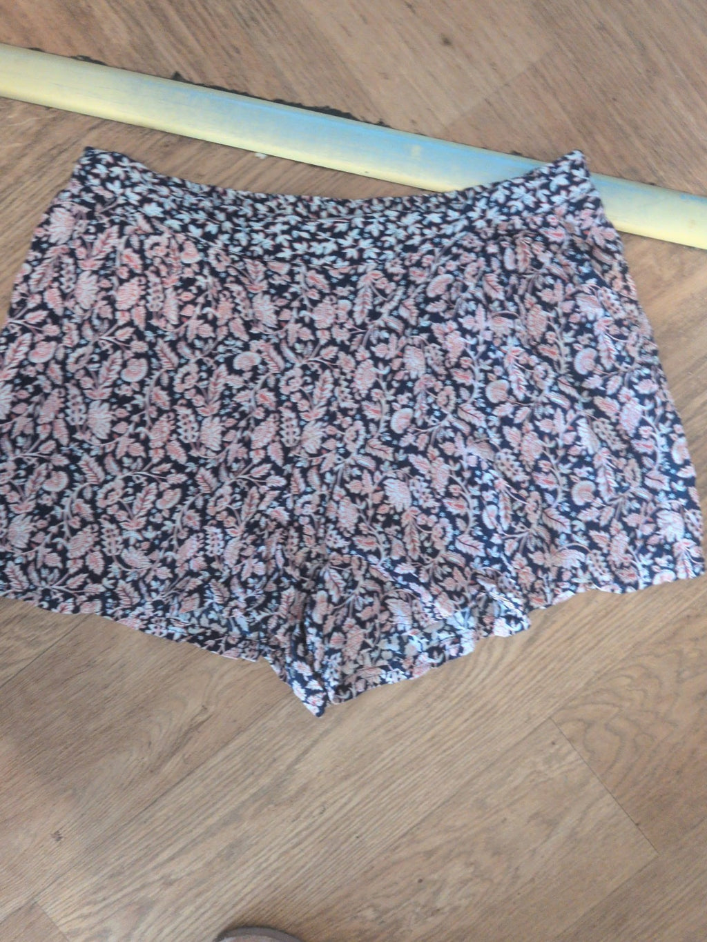 Peacocks 12 Navy Floral Aztec Elasticated Shorts