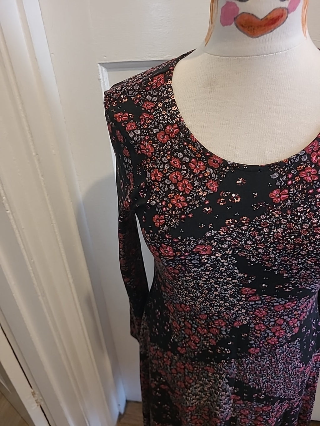 Ladies Size Medium Floral Mid Sleeved Dress
