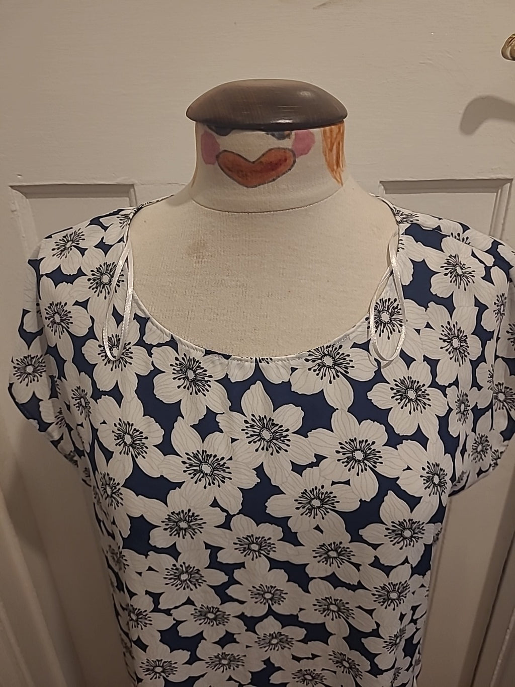 Ladies Tu Size 14 Blue White Floral Sleeveless Oversized Tshirt