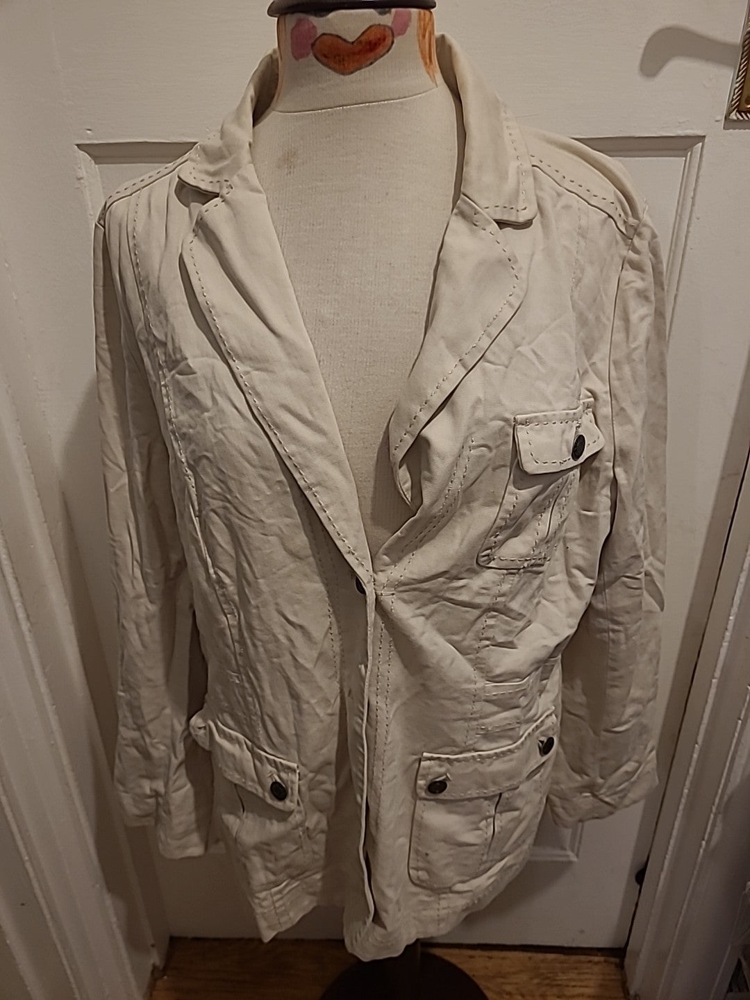 Ladies Maine Size 16 Cream Long Sleeved Jacket