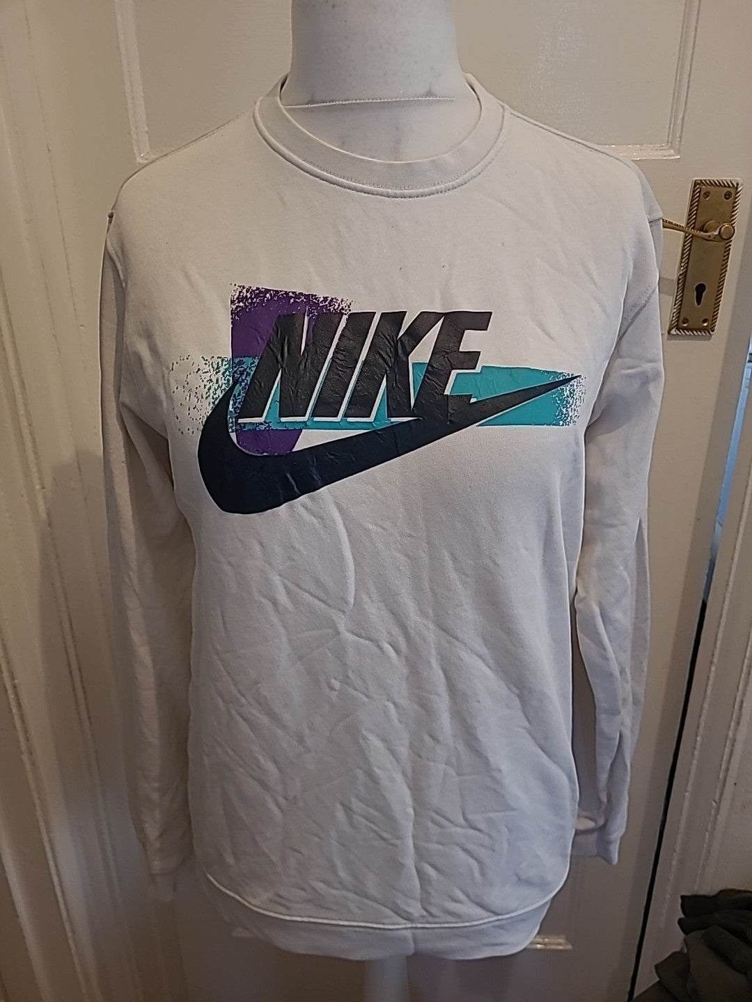 Mens Nike Size M White Printed Long Sleeved Tshirt/Jumper