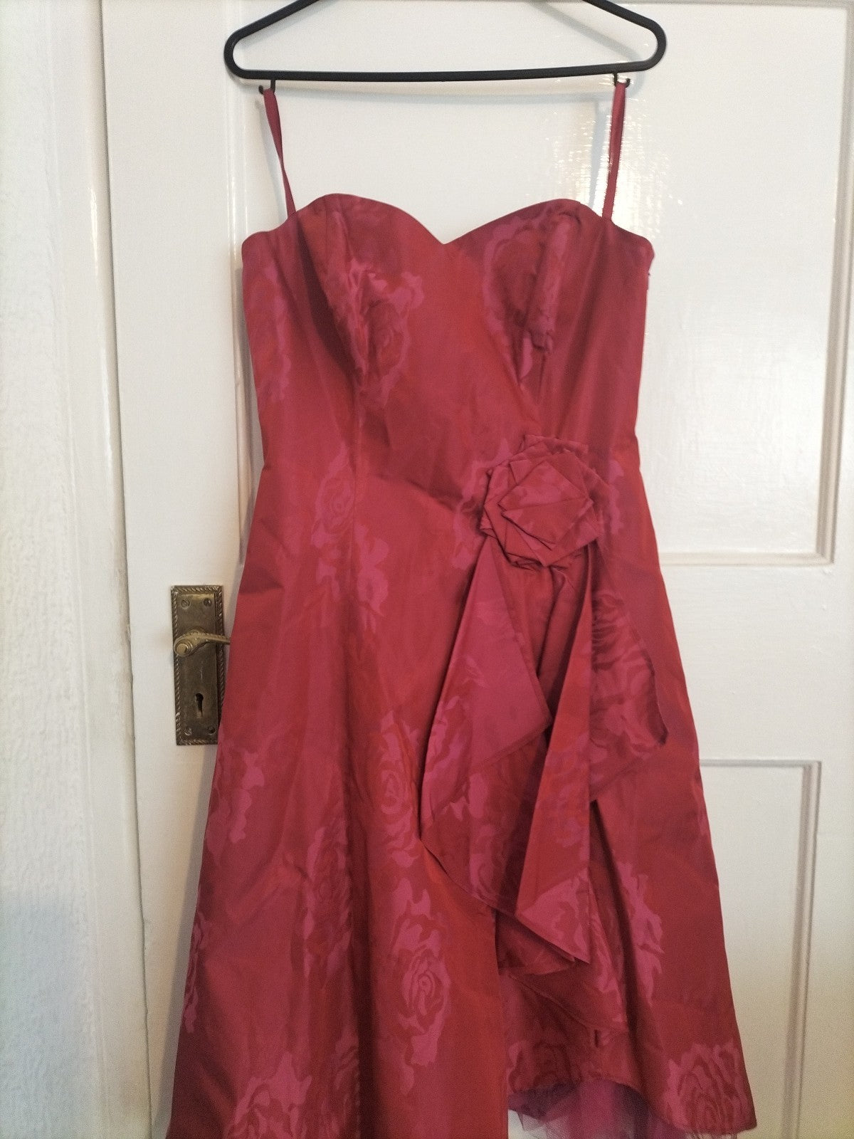 Ladies Debut Size 10 Red Floral Lined Sleeveless Dress