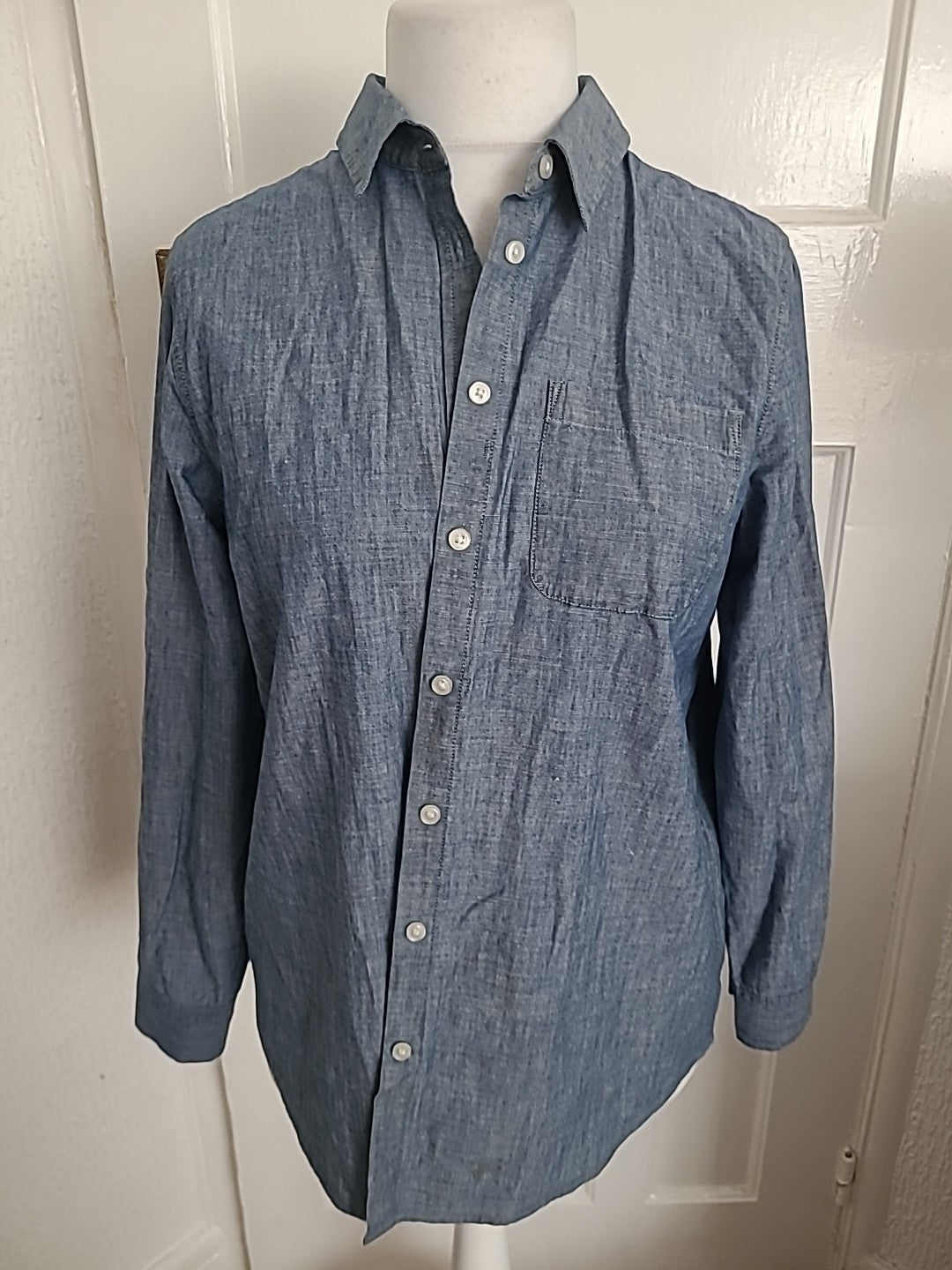 Mens Lands End Size M Denim Coloured Long Sleeved Shirt