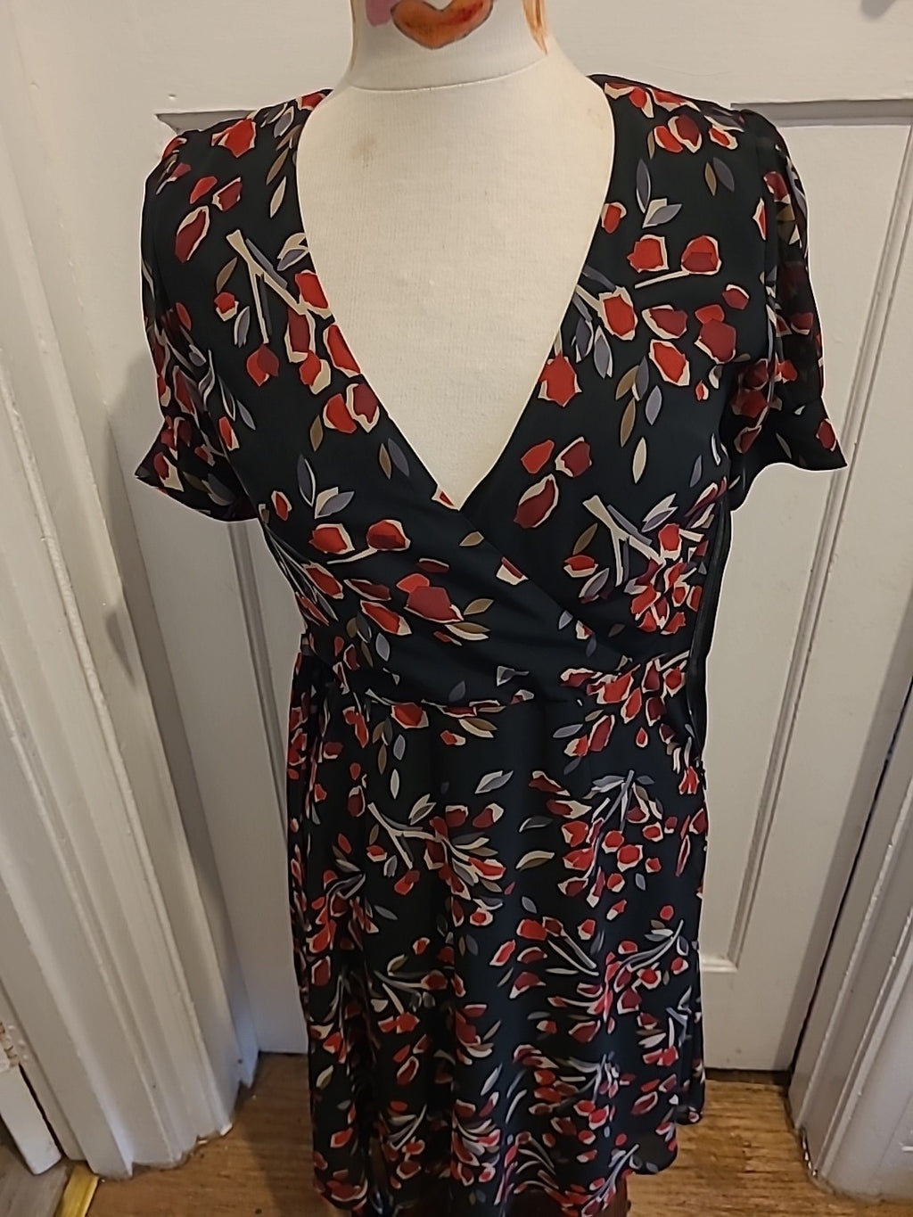 Ladies George Size 8 Black/Purple/Grey Floral V Neck Lined Dress
