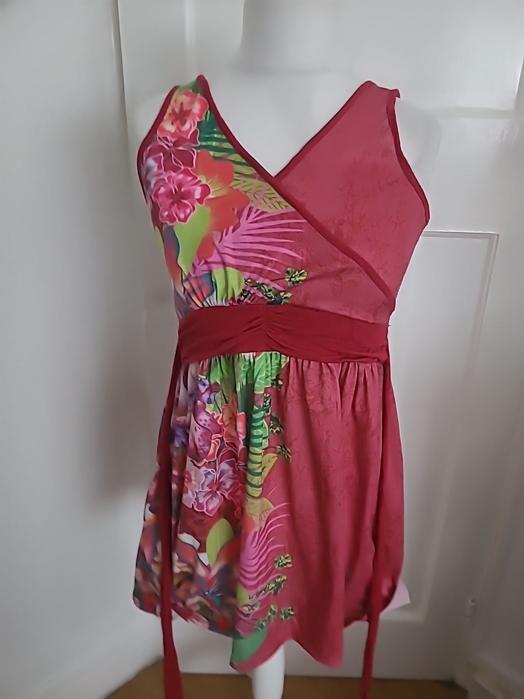 Ladies Smash Size Large Pink Floral Sleeveless Dress