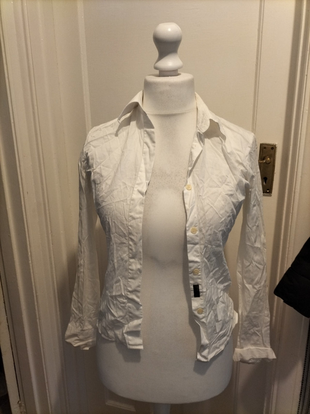 Ladies Calvin Klein Size 8 White Long Sleeved Blouse