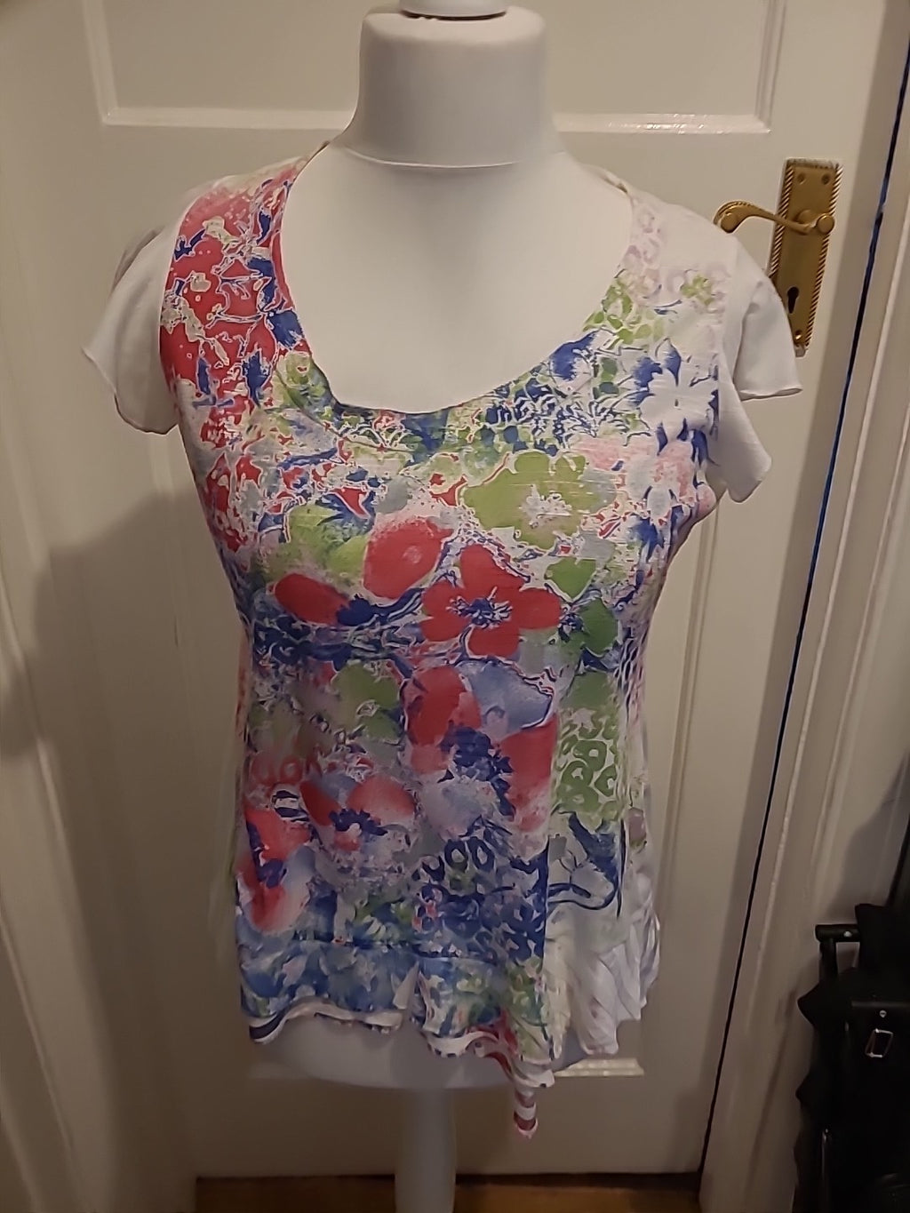 Ladies Per Una Size 12 White/Purple/Pink Floral Short Sleeved Tee