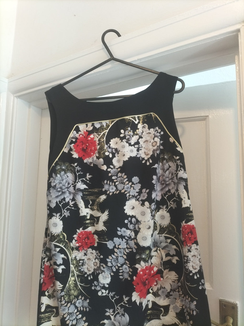 Ladies Wallis Size 10 Black Floral Sleeveless Dress