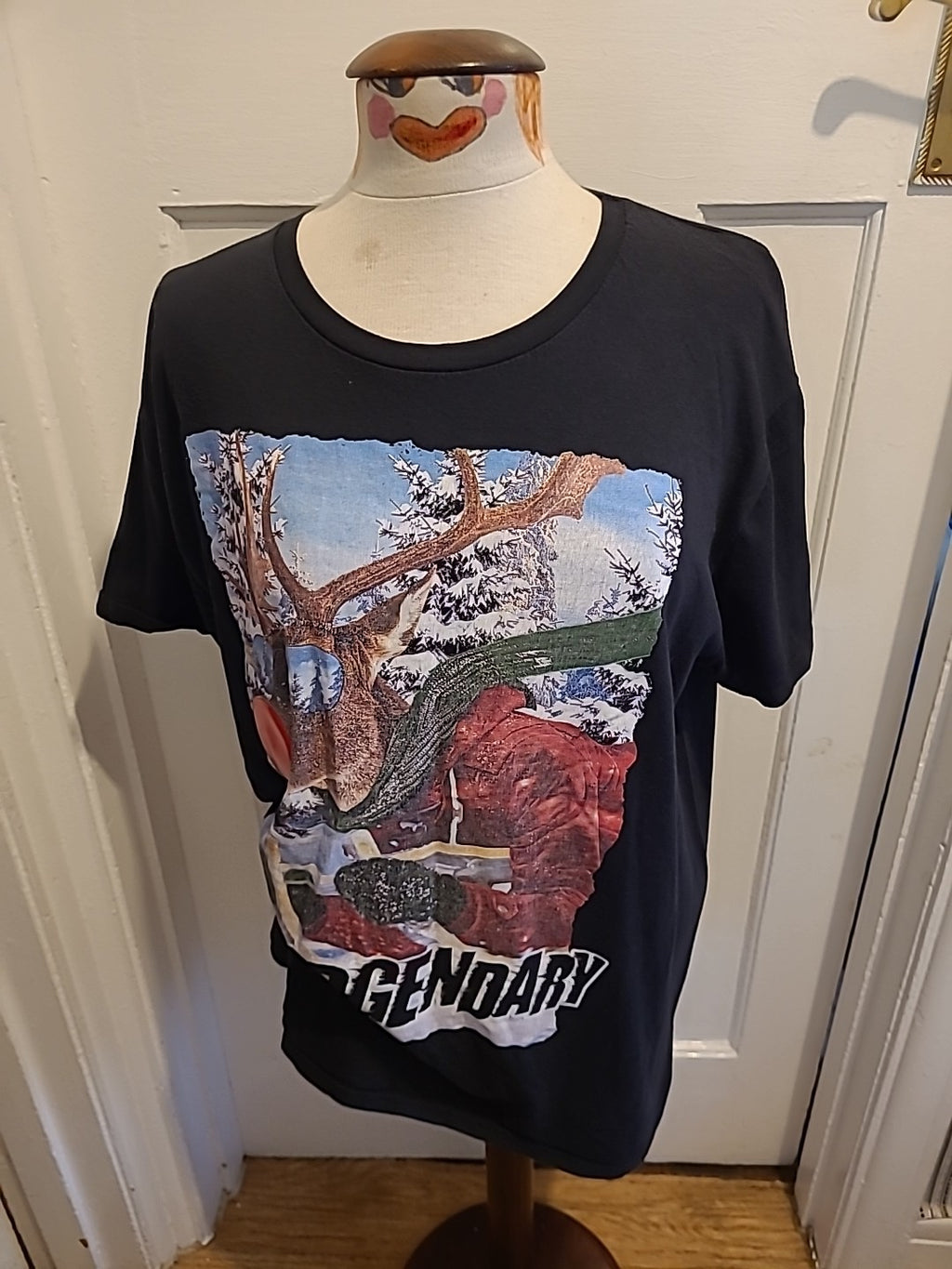Mens Size XL Navy Reindeer Short Sleeved Tshirt