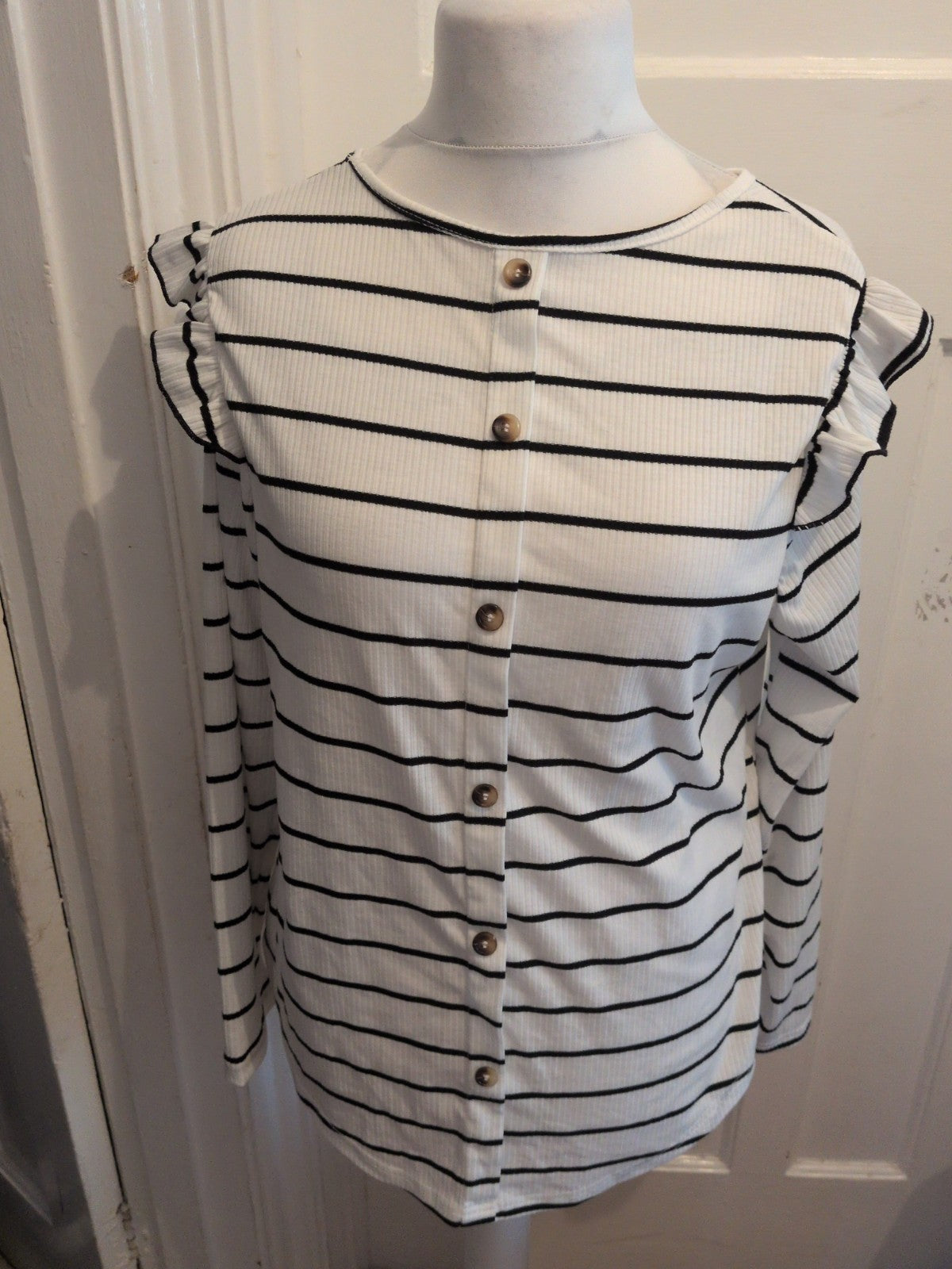 Ladies Medium White Stripe Long Sleeve Oversized Blouse