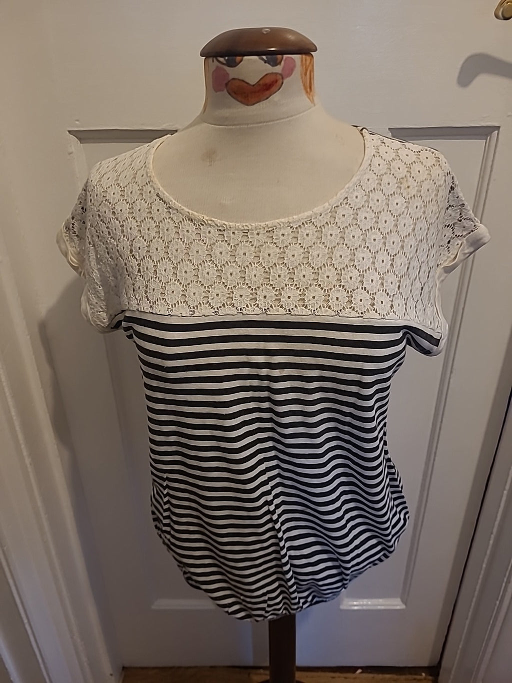 Ladies Jobis Size 14 Black And White Striped Lace Neck Tshirt