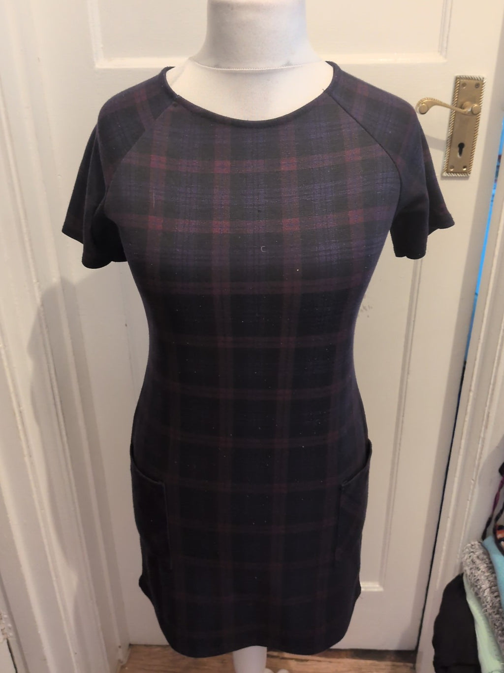Ladies New Look Size 12 Navy Red Check Short Sleeved Dress With Pckets