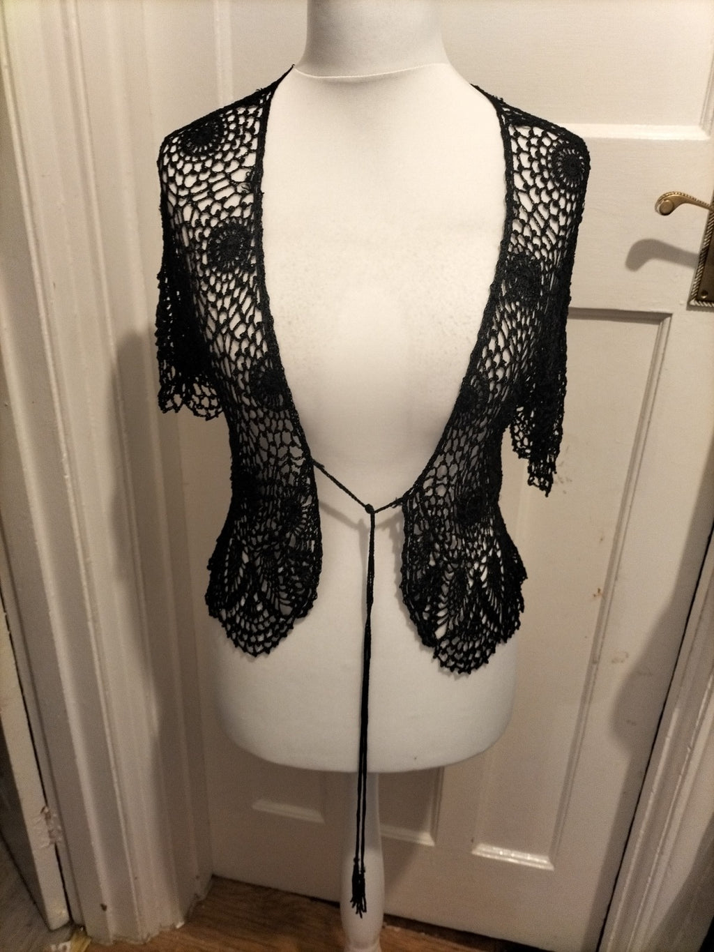 Ladies BM Size Medium Black Lace Short Sleeved Cardigan