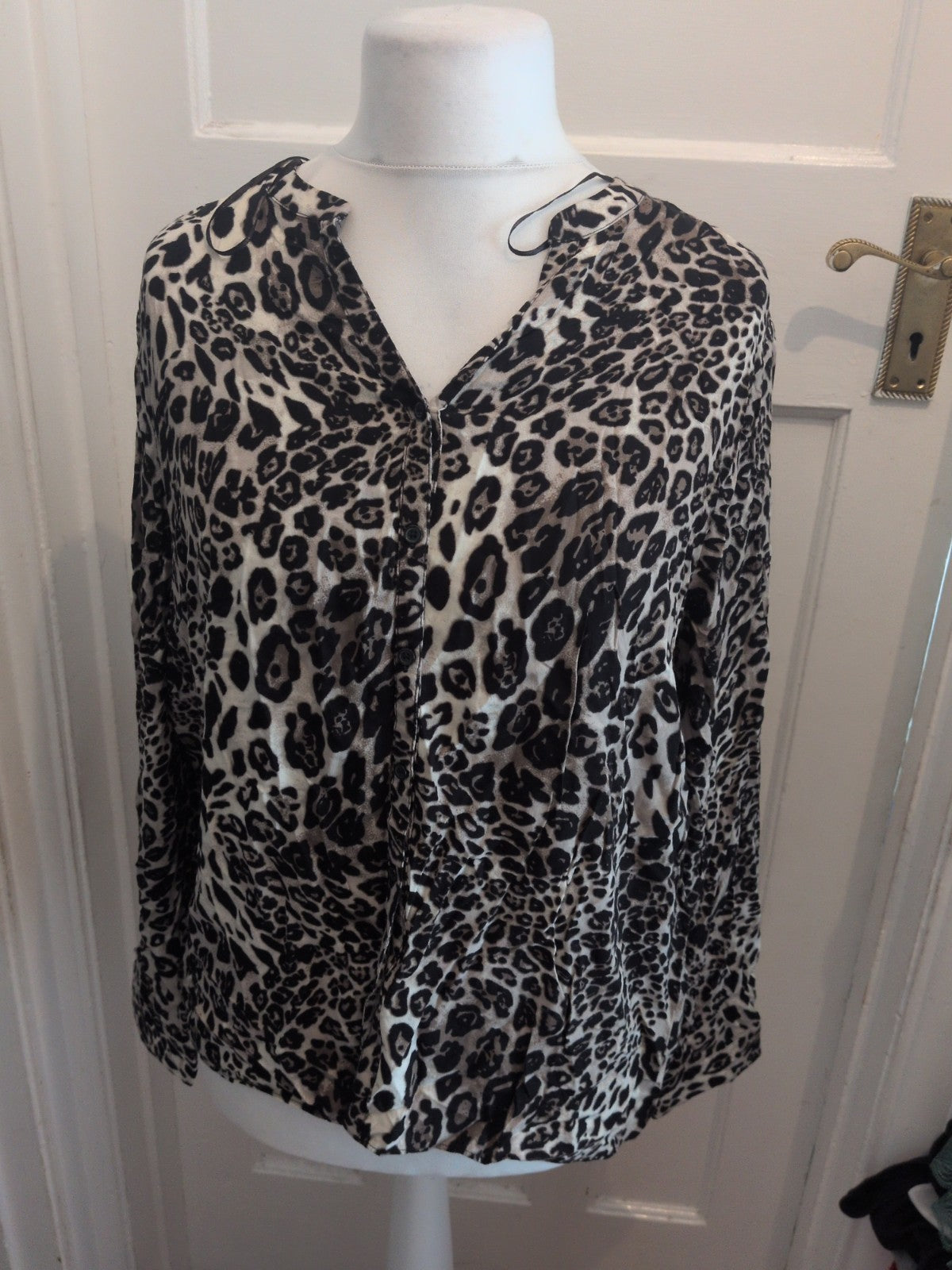 Papaya 20 Leopard Print Long Sleeve Buttoned Blouse