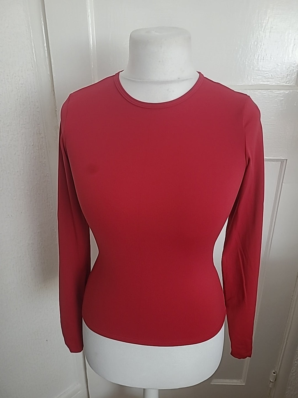 Ladies Size M Red Tight Fit Long Sleeved Gym Top
