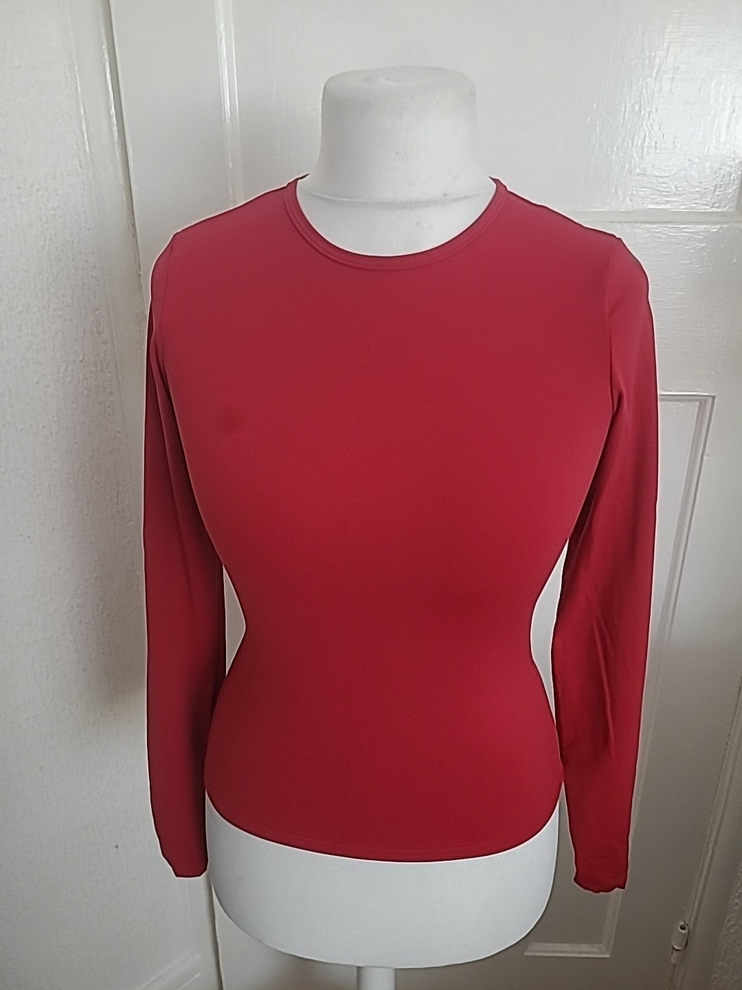 Ladies Size M Red Tight Fit Long Sleeved Gym Top