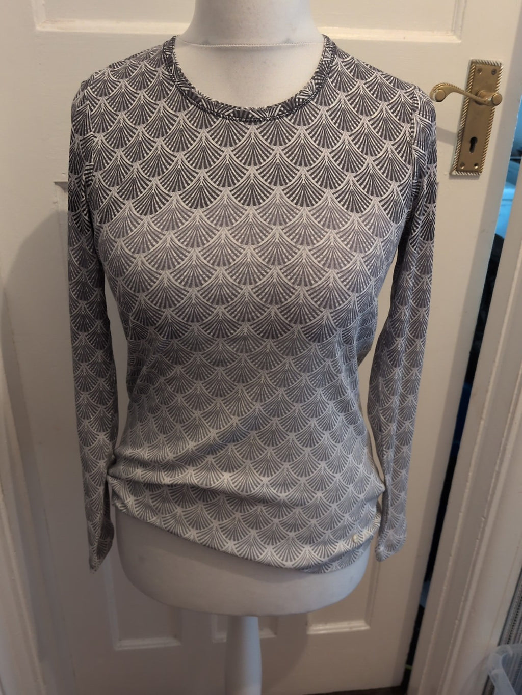 Olson 10 Grey Arc Pattern Long Sleeve Blouse