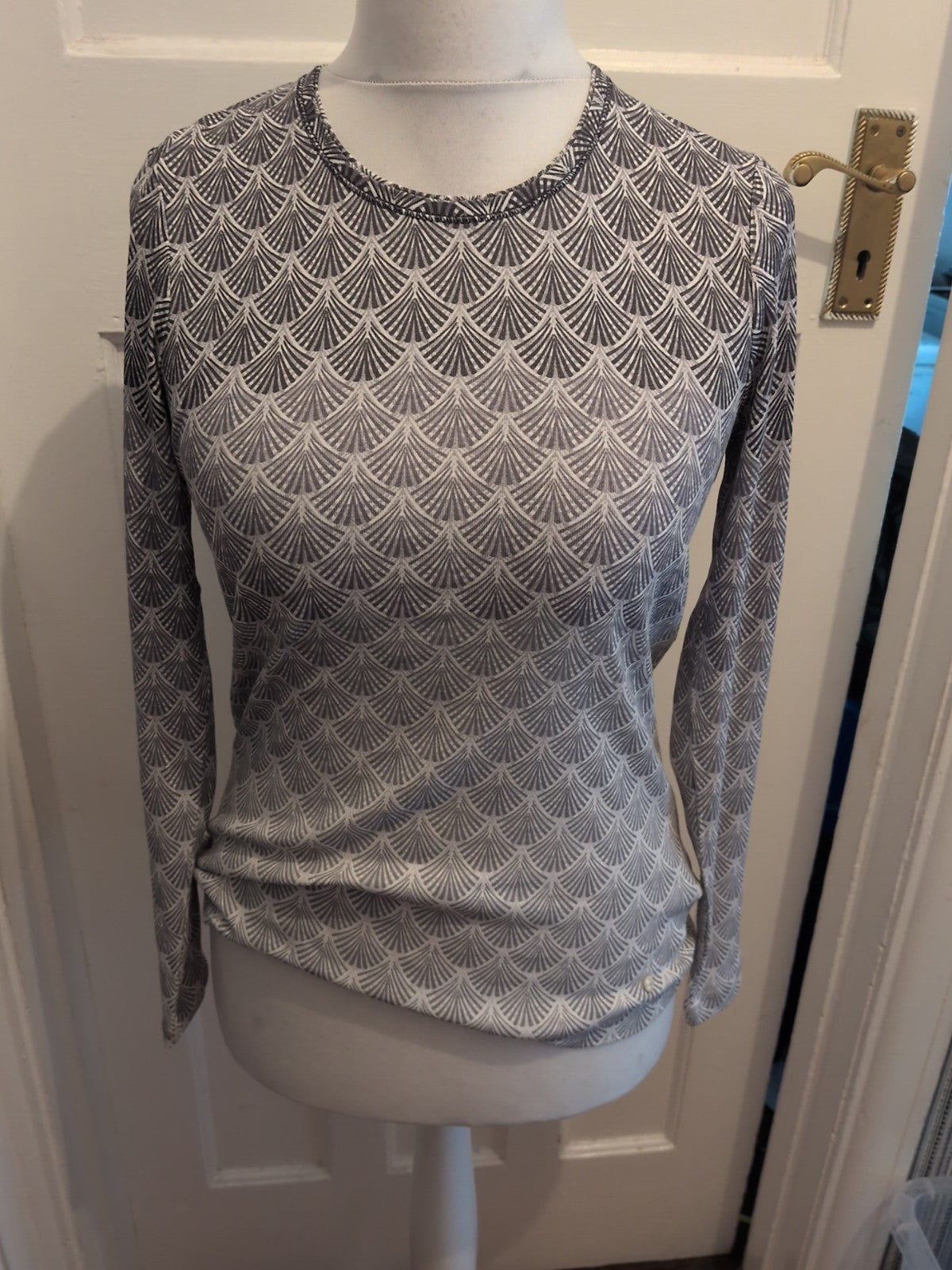 Olson 10 Grey Arc Pattern Long Sleeve Blouse